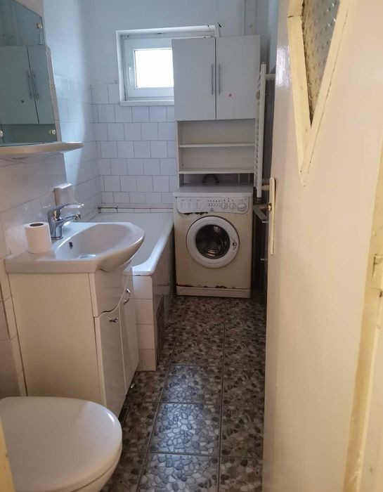 Proprietar vand apartament cu o camera