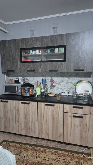 Продам шкафы стол комод