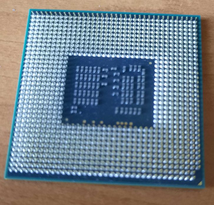 Procesor intel i3 370m (slbuk)