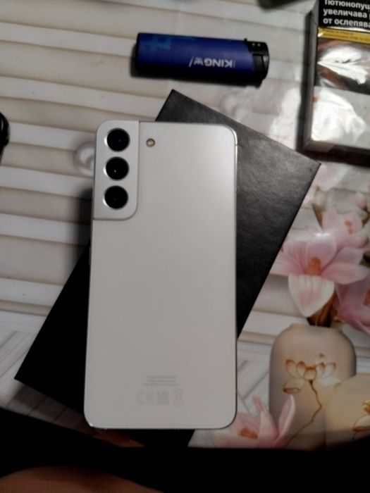 Samsung s 22  перфектен