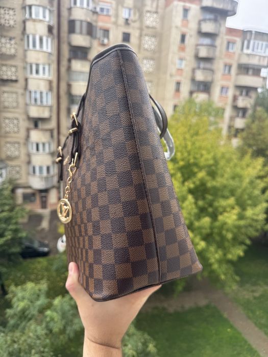 Set geanta si portofel LV