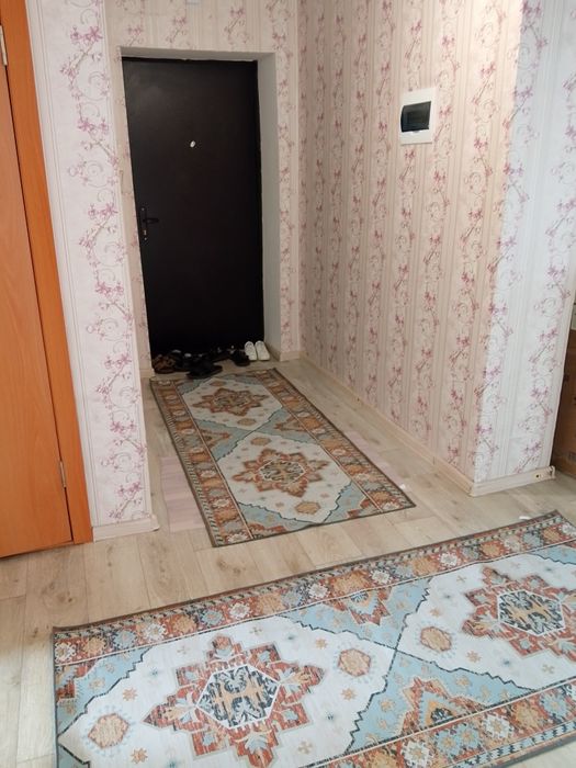 Үш бөлмелі пәтер ұзақ уақытқа жалға беріледі беріледі