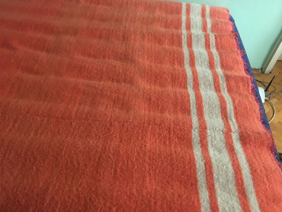 Одеала-килим, две нови вълнени и губер