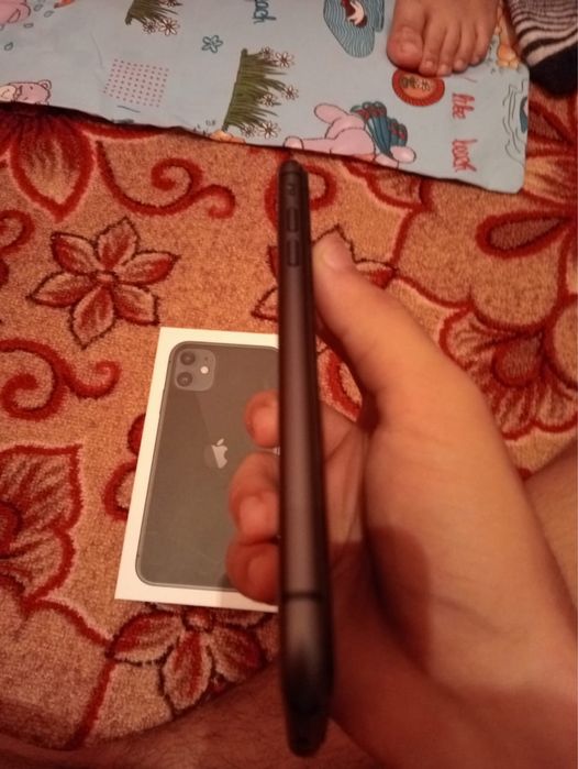 iPhone 11 64 GB хорошем состаяние