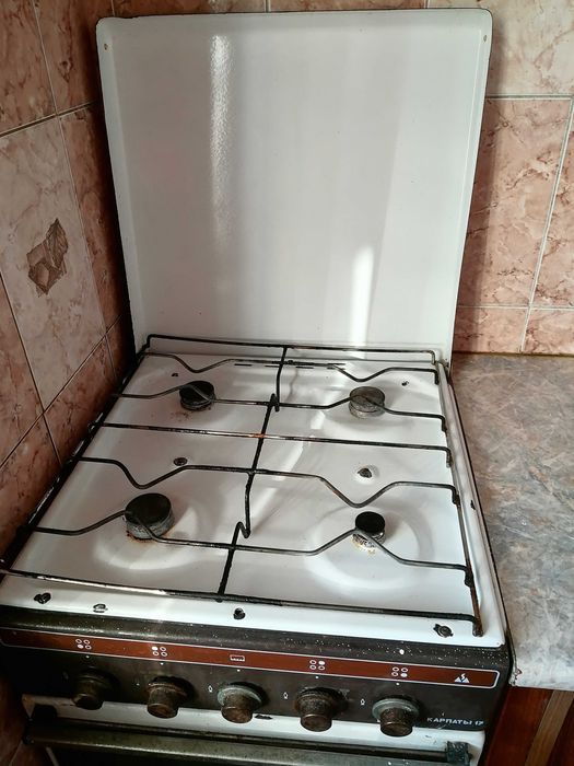 Продам газовую плиту