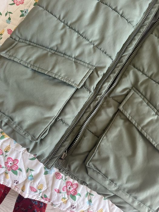 Продам жилет для мальчиков.
