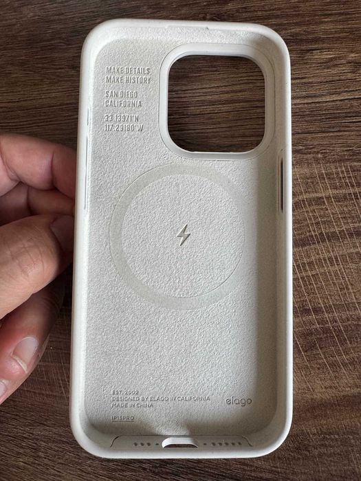 Оригинален калъф Elago Magnetic Silicone за iPhone 15 pro