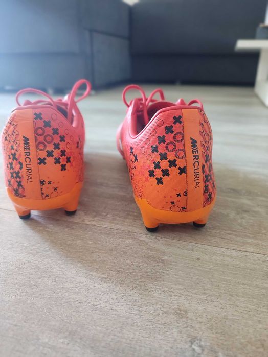 ghete fotbal marime 42 (265cm)