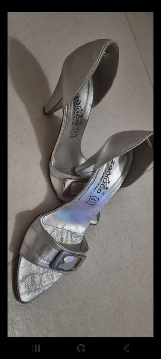 Vand sandale marimea 38