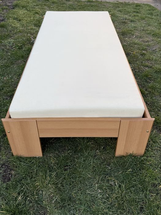 Pat din lemn , somiera si saltea 200/90