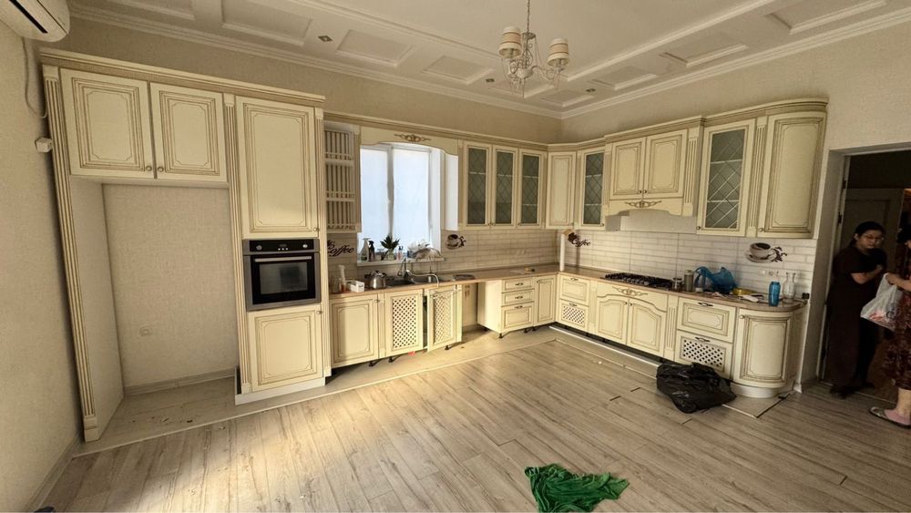 Продается кухонный гарнитур б/у