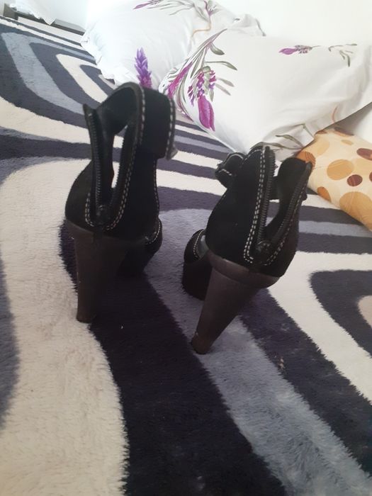 Sandale cu toc mărimea 36