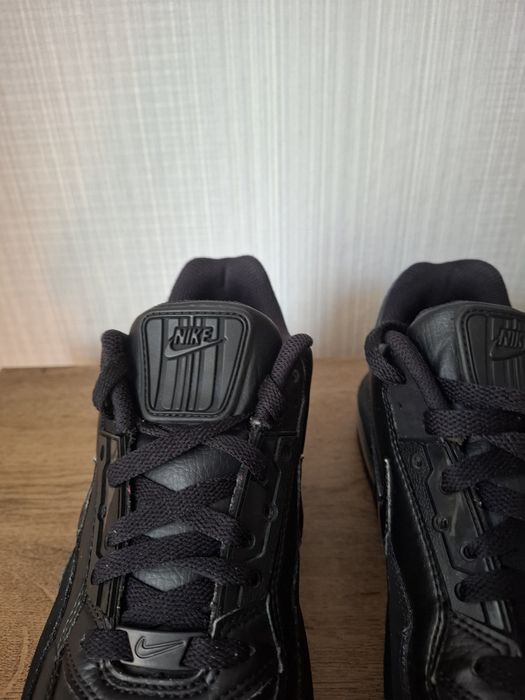 Nike air max маратонки 42 номер.
