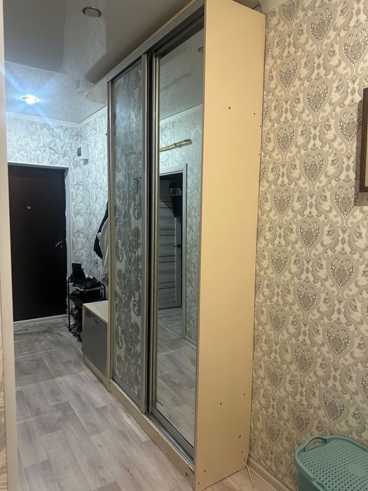 Прихожая продам звоните