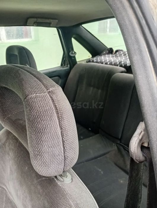 Opel Vectra 1991 жылғы