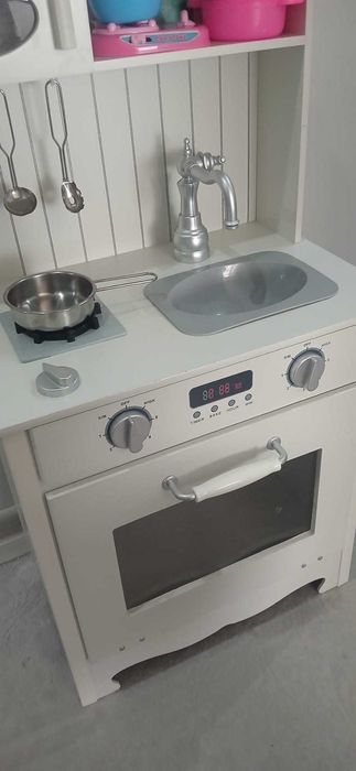 Детска дървена кухня