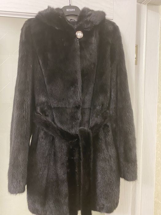 Продам норковую шубу 44-46 размера, в отличном состоянии