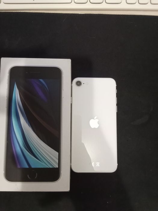 Заблокированый iPhone se2020