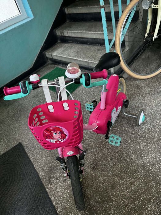 Vand bicicleta cu rotii ajutatoare