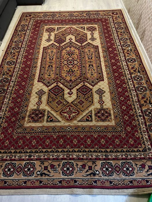 Ковёр 2×3 в хорошем состоянии