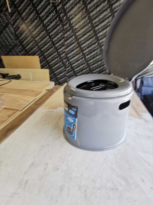 Къмпинг преносима тоалетна