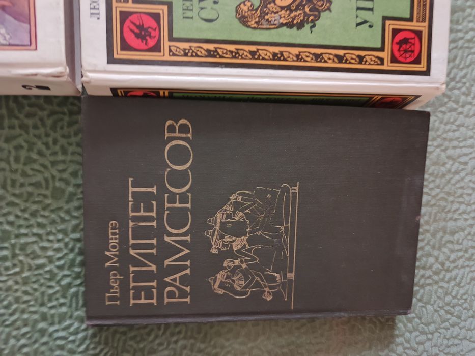 Срочно Продам книги любая по 500