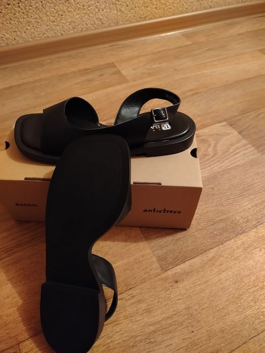 Босоножки женские