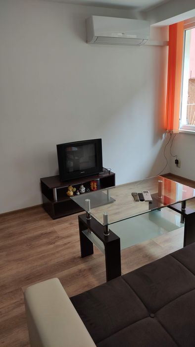 Дава се под наем Едностаен апартамент в Благоевград, Идеален център - 30 кв.м за 255 € - Снимка #1