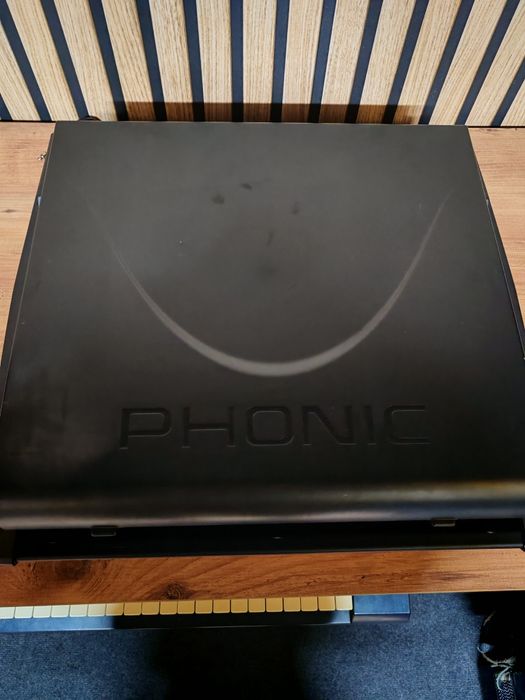 Vând mixer analog PHONIC K12 POWERPOD