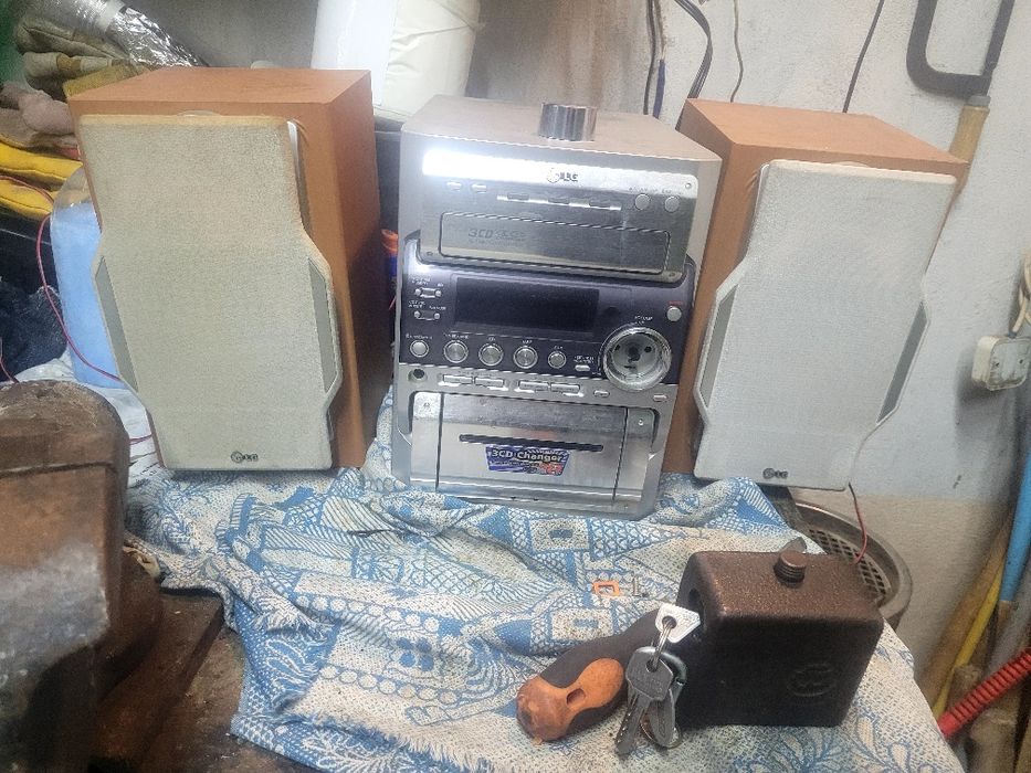 Продам музыкальный центр