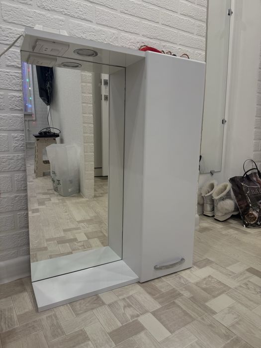 Продам зеркало/шкафчик