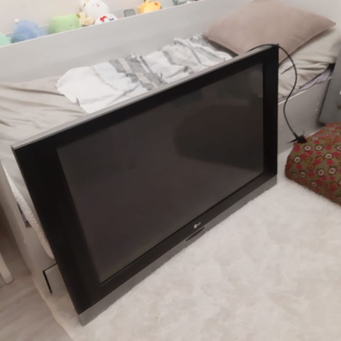 Плазменный телевизор LG