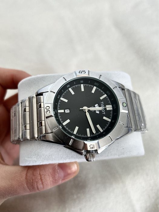 Мужские часы, модель Tissot, новые