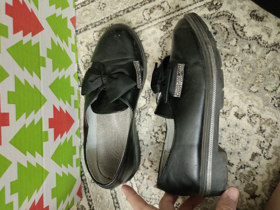 Туфли школьные на девочку 33рр