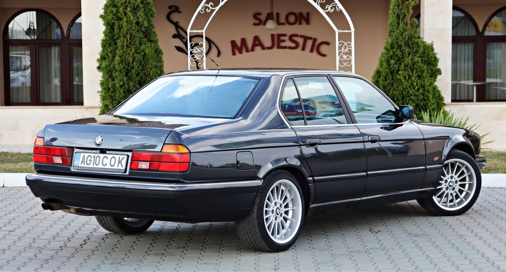 BMW seria 7 e32 735i 220cp manual 5 tr 1990 vehicul istoric Italia