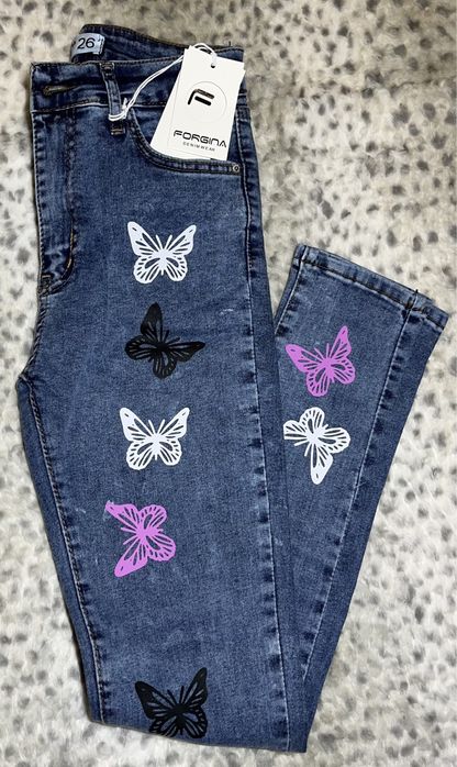 Дамски дънки с пеперуди