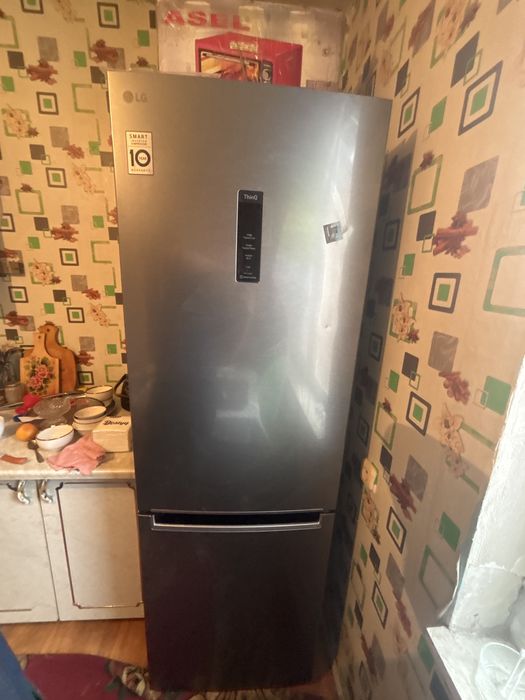 Продам Холодильник LG