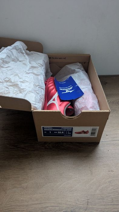 Ghete fotbal Mizuno Kids Monarcida Neo III Select AG Mărime 32,5