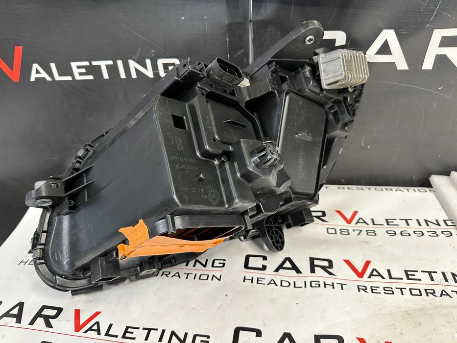 Фар фарове десен LED Mercedes C W205 far farove Мерцедес Ц В205 205