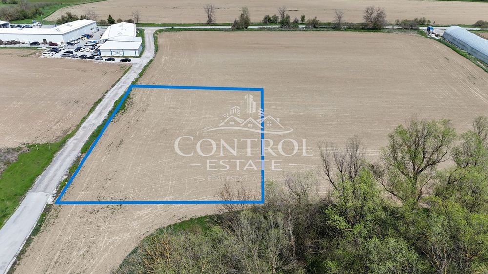 Парцел в Велико Търново, област-с.Шемшево площ 3008 цена 65000