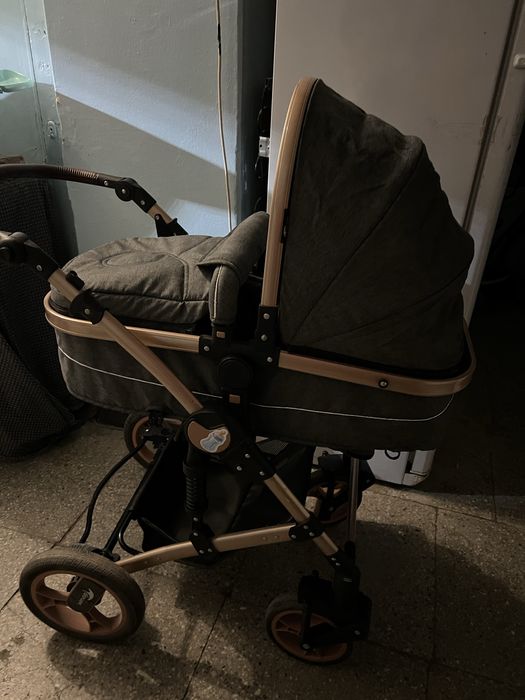 Продам коляску с ортопедическим матрасом