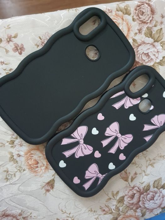 Huse de vanzare  sunt mari pt telefoane