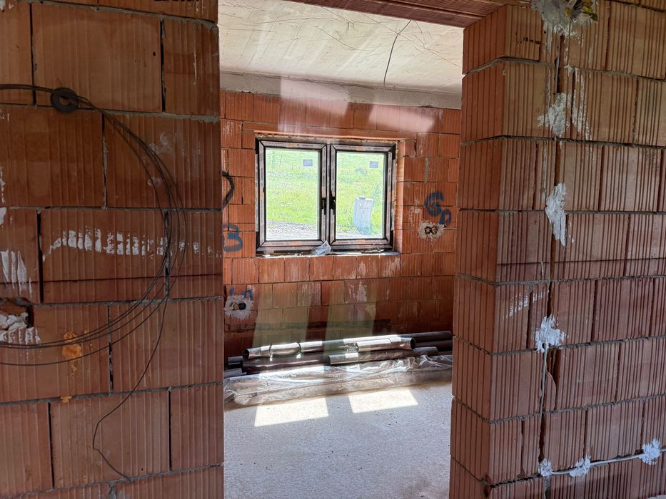 Casă individuală de vânzare – 220 mp utili, teren 400 mp