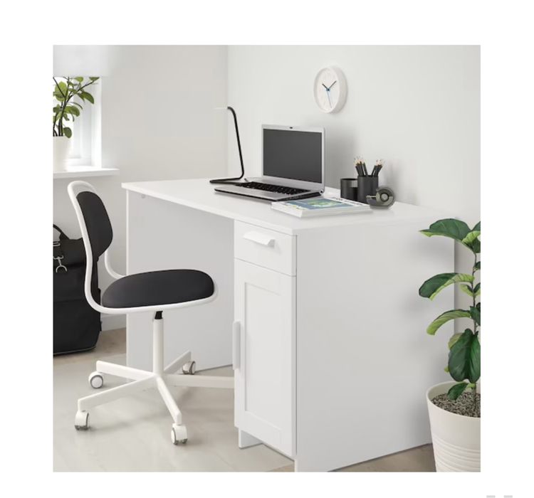 Письменный стол IKEA BRIMNES