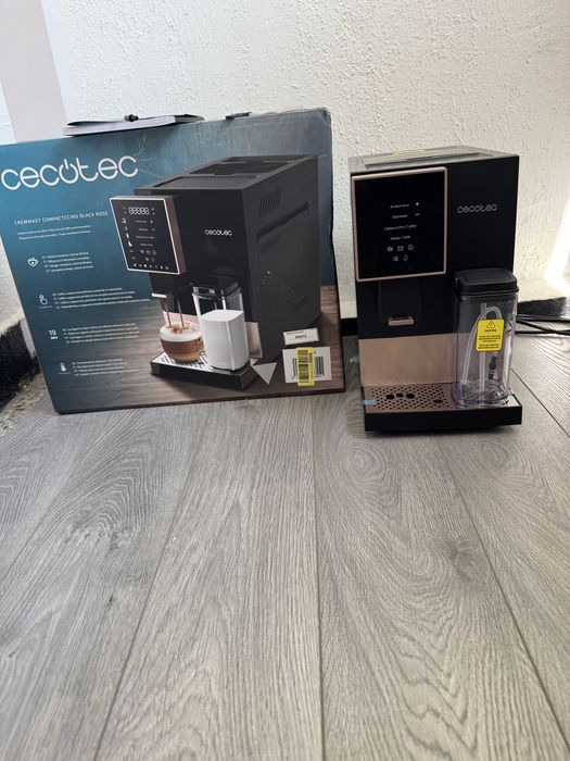 Кафеавтомат/Автоматична Кафемашина Cecotec Cremmaet Compactccino 19 Bar Мелачка Капучино!