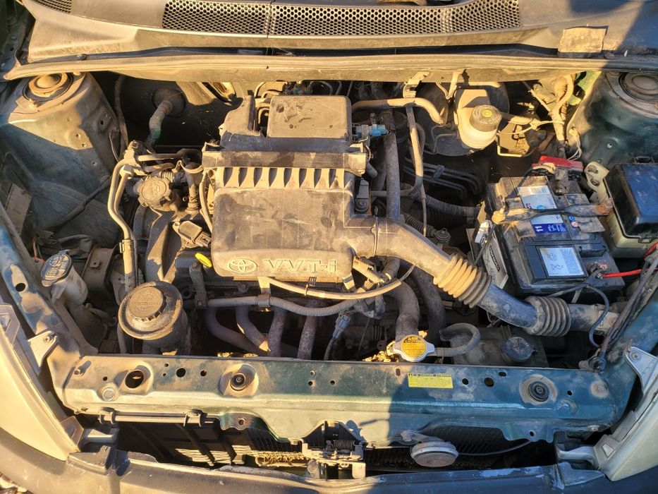 Тойота ярис 1.0 на части/toyota yaris 1.0 na chasti