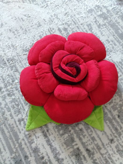 Продам подушку цветок