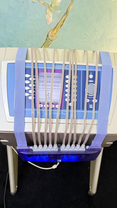 Vând aparate pt tratamente corporale .