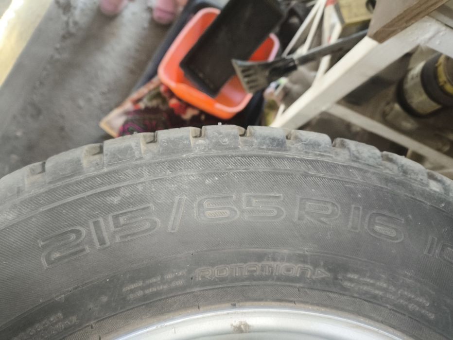 Продам шины зимние с дисками