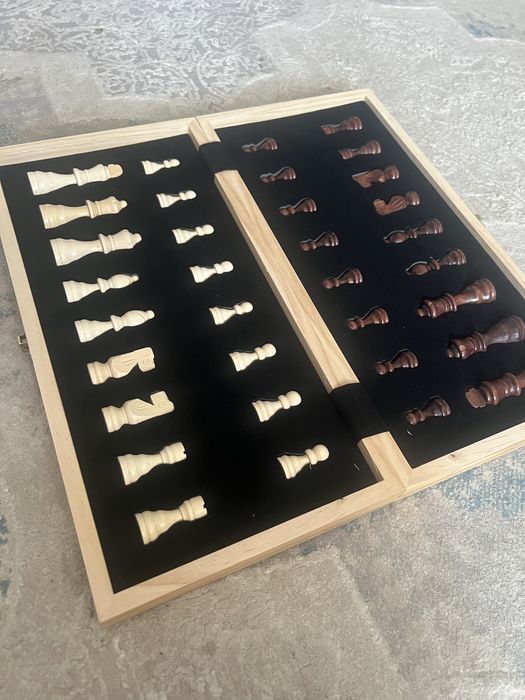 Продам Шахматы новые 40*40